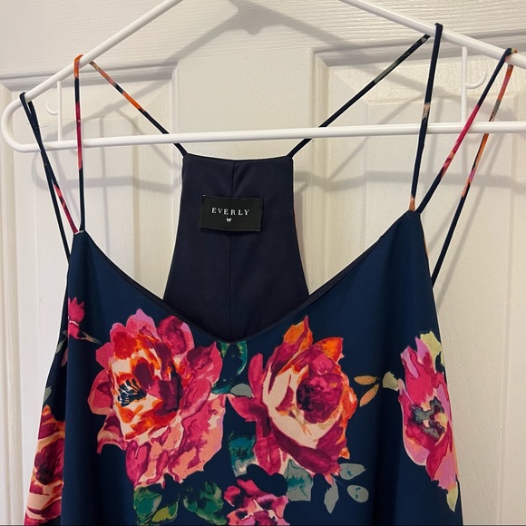 Strappy floral racer back tank - Picture 2 of 6